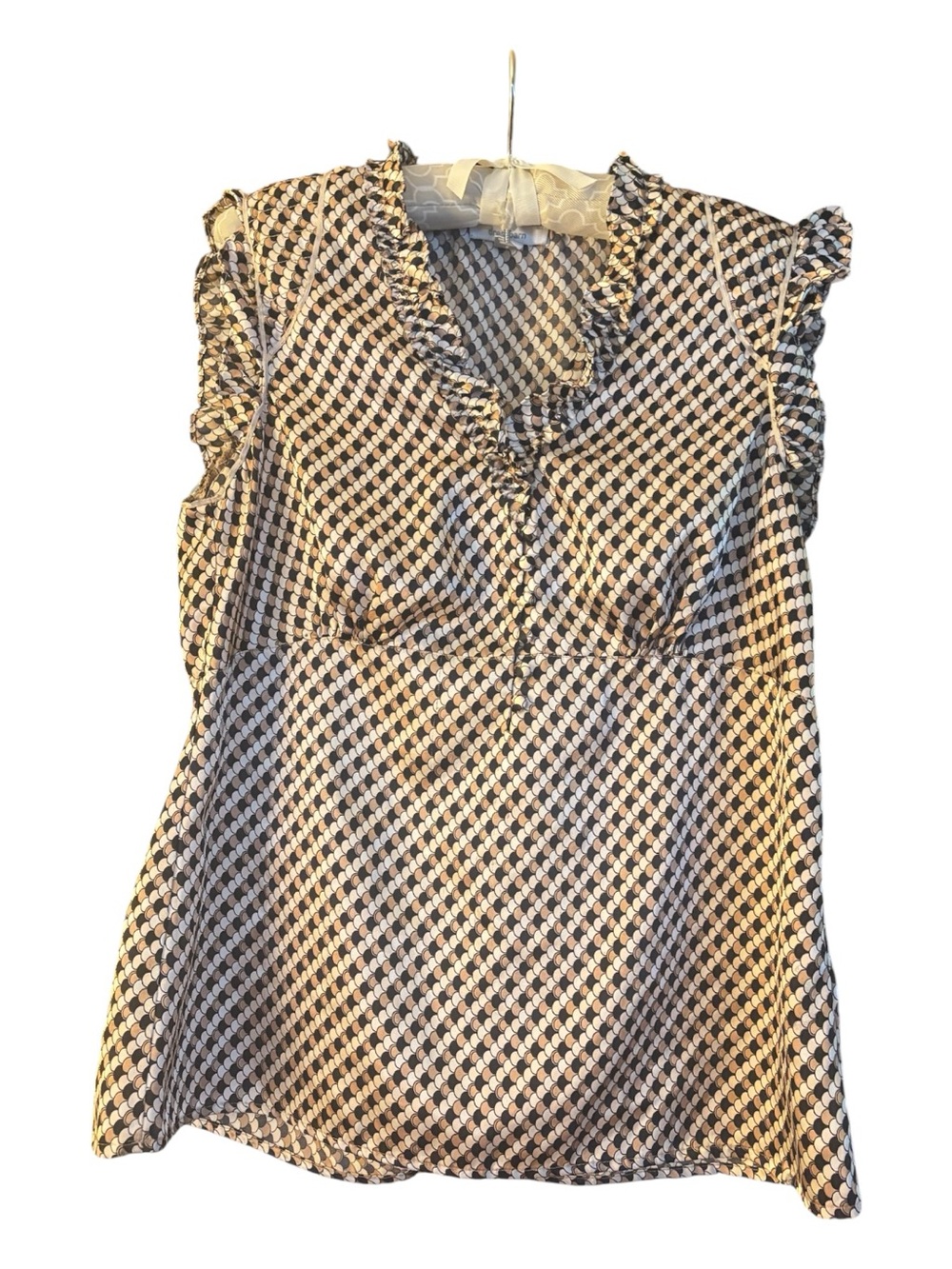 dressbarn Black ,beige and cream Sleeveless Print Ruffle V-Neck Top Size L